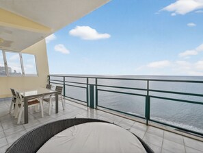 Outdoor dining - Charmante Penthouse-Wohnung in by Interhome (Madeira/Funchal)