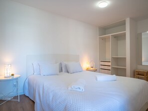 Internet - "Sunny II" mit Whirlpool by Interhome (Madeira/Funchal)