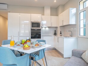 Fridge, microwave, cookware/dishes/utensils - mit Balkon by Interhome (Madeira/Funchal)