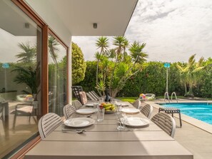 Outdoor dining - Ferienvilla "Star Villa" mit privatem Pool by Interhome (Madeira/Funchal)