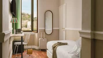 Compact Room - Single | Schreibtisch, laptopgeeigneter Arbeitsplatz, Bügeleisen/Bügelbrett