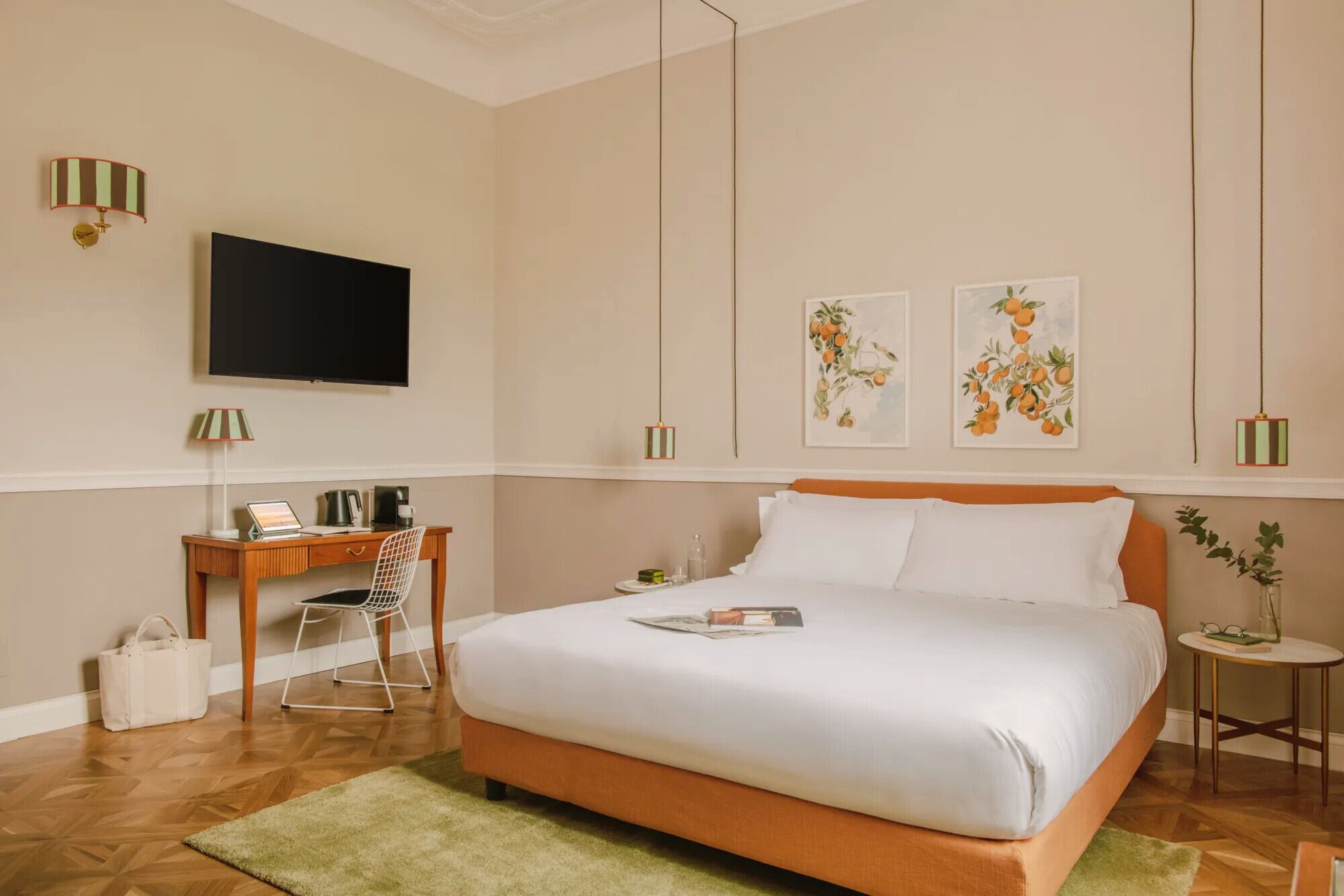 Original Room | Desk, laptop workspace, iron/ironing board, free WiFi