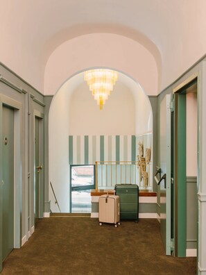 Desk, laptop workspace, iron/ironing board, free WiFi - Bob W Florence Santa Croce (Florence)