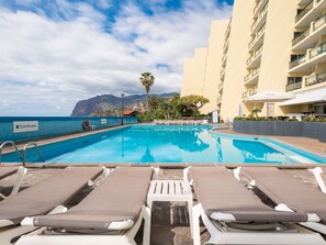Pool - Charmante Penthouse-Wohnung in by Interhome (Madeira/Funchal)