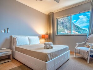 Internet - Schöne Wohnung am Strand by Interhome (Arco da Calheta)