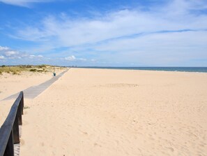 Beach - Wohnung mit Terrasse by Interhome (Manta Rota)