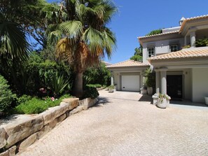 Exterior - in Almancil mit Garten, Grill und Terrasse by Interhome (Almancil)