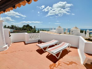 Terrace/patio - für 9 Personen ca. 147 m² in Porches, Algarve (Westalgarve) by Interhome (Porches)