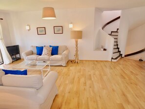 Fireplace - für 9 Personen ca. 147 m² in Porches, Algarve (Westalgarve) by Interhome (Porches)