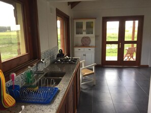 Fridge, cookware/dishes/utensils