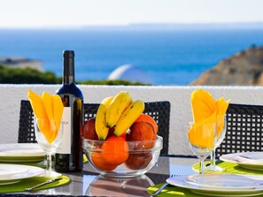 Outdoor dining - Wohnung mit Blick auf das Wasser by Interhome (Carvoeiro)