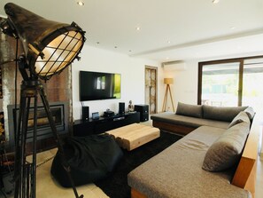 TV, fireplace - Algarve Pool Villa by Interhome (Portimão)