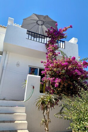 Exterior - Zentrales Ferienhaus mit bezauberndem Meerblick by Interhome (Bensafrim)