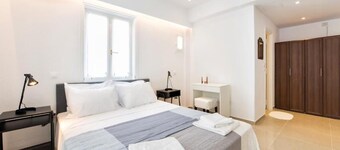 Naousa Center Living