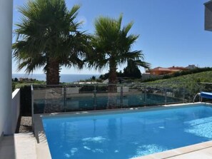 A heated pool - Moderne Villa mit privatem Pool und Meerblick by Interhome (Atalaia)