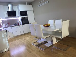 Dining - "Garten Pejton Ilidza" by Interhome (Ilidža)