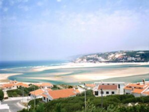 Beach - Lagoon Pearl Modernes Haus mit privatem Pool 1 by Interhome (Obidos)
