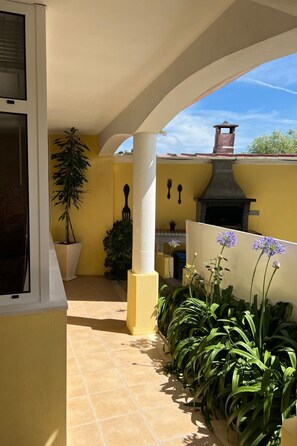 Terrace/patio - Kleines Paradies in der Nähe des portugiesischen Venedigs 1 by Interhome (Ponte de Vagos)