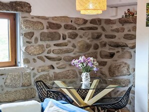 Dining - Ruhe, einzigartiger Raum! by Interhome (Aguiar da Beira)