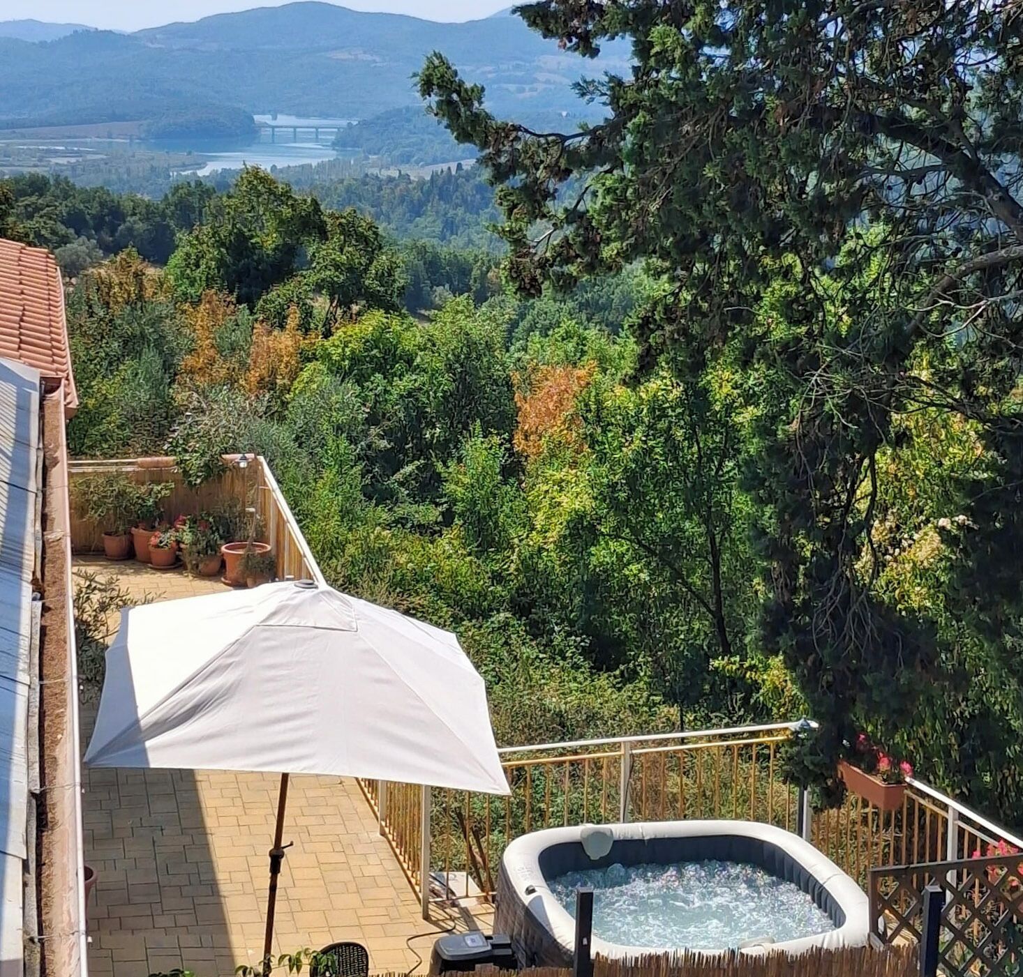 Leilighet, utsikt mot innsjø | Privat boblebad