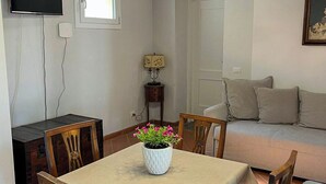 Appartement, uitzicht op meer | Dineerruimte