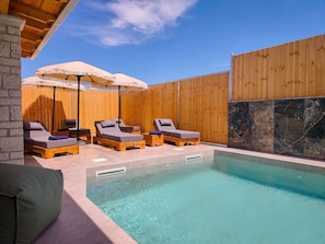 Pool - Entdecken Sie die ruhige Opulenz der Luxusvilla by Interhome (Ksamil)