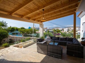 Terrace/patio - Entdecken Sie die ruhige Opulenz der Luxusvilla by Interhome (Ksamil)