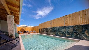 Unclassified image, 4 of 39, button - Entdecken Sie die ruhige Opulenz der Luxusvilla by Interhome (Ksamil)