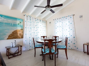 Dining - Gemütlicher karibischer Rückzugsort gegenüber dem Strand by Interhome (Sandy Lane)