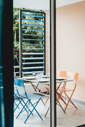 Dining - Wohnung "Le Jardin de Corail" by Interhome (Saint-Gilles-les Bains)
