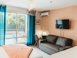 1 bedroom, Internet - Wohnung "Le Jardin de Corail" by Interhome (Saint-Gilles-les Bains)