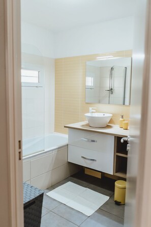 Towels - Wohnung "Le Jardin de Corail" by Interhome (Saint-Gilles-les Bains)
