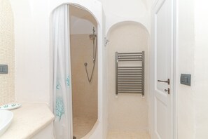 Shower, towels