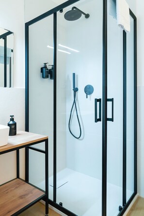 Executive Suite | Bathroom