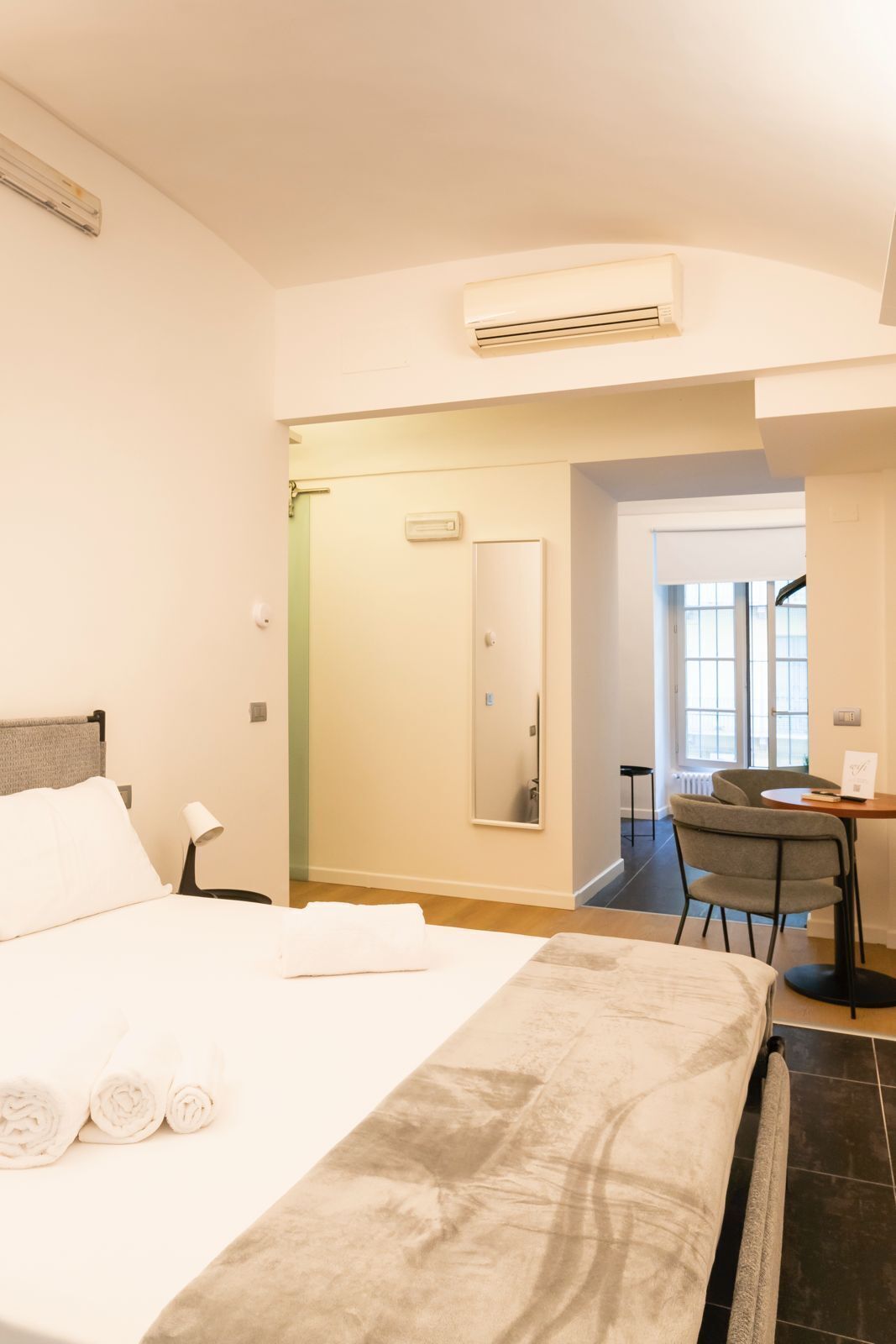 Deluxe Suite | Iron/ironing board