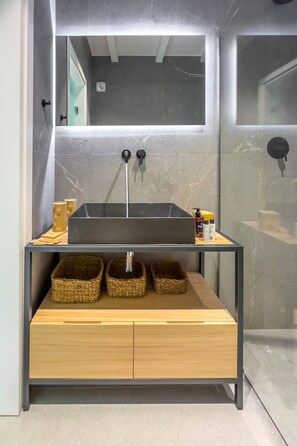 House | Bathroom | Slippers - Stema Suite 2 (Milos)