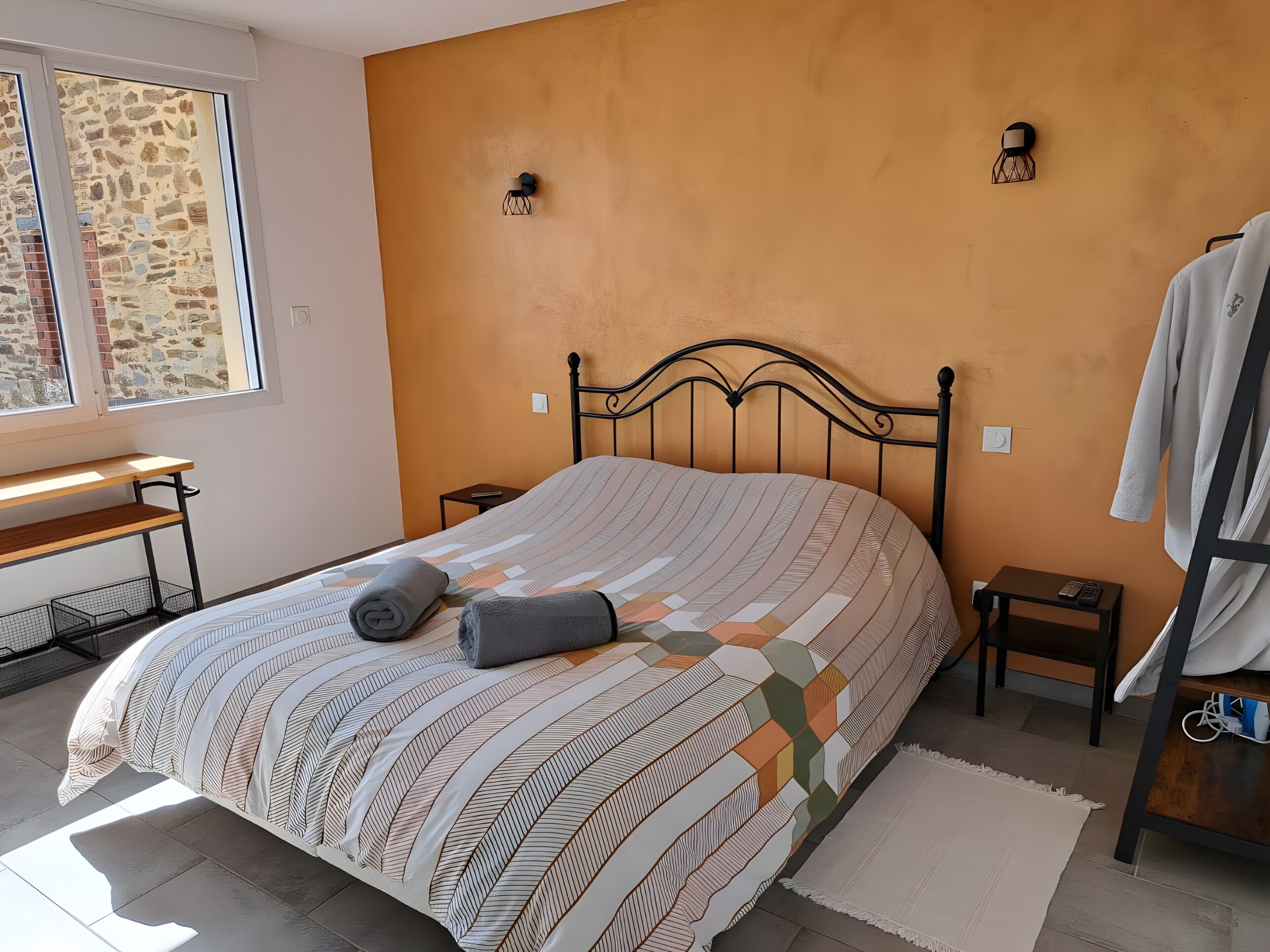 Fer et planche à repasser, Wi-Fi, draps fournis