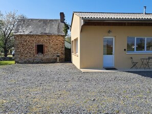 Exterior - Holiday Home "Le Jardin" with Private Terrace and Wi-Fi (Lison)