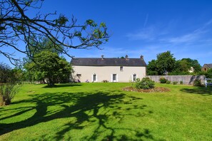 Exterior - Gîte LEBASLADIN for 7 Guests – Renovated Holiday Home in Lison (Lison)