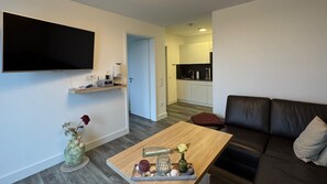 TV - Pamir - View of the river, terrace, garden, induction stove, parking space (Olpenitzdorf)