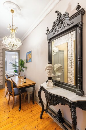 Interior - Galata’s Glow – Stylish & Luxurious 3BR Apartment (Beyoğlu/İstanbul)