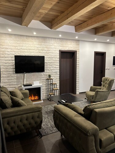 Rustic Authentic House, chalet style, in charming Žabljak.