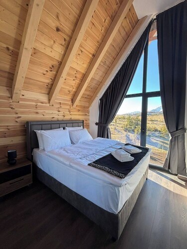 Rustic Authentic House, chalet style,  in charming Žabljak.