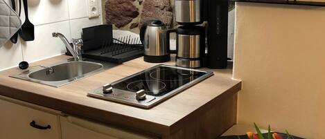 Kühlschrank, Kochgeschirr/Geschirr/Besteck