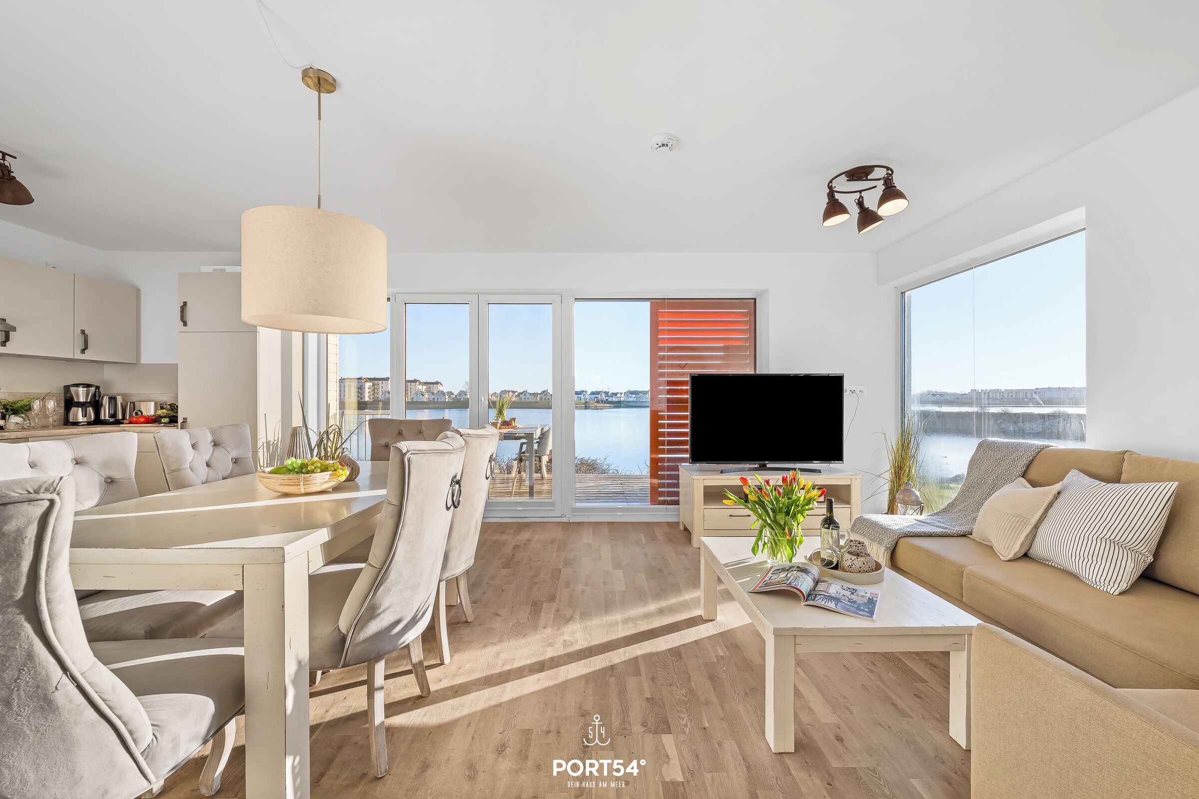 Télévision, chaîne hi-fi