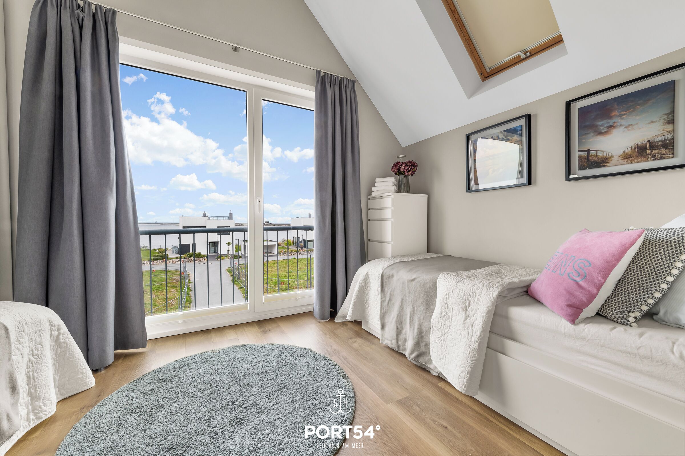 アイロン / アイロン台、旅行用ベビーベッド、WiFi (無料)、ベッドシーツ