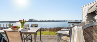 Landungsbrücke 22 - 1st row by the water, infrared cabin, terrace, beach chair