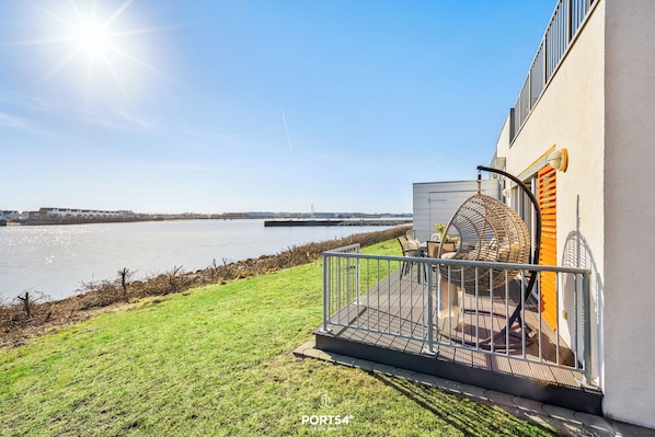 Terrace/patio - Landungsbrücke 28 - 1st row on the waterfront, infrared cabin, whirlpool tub (Olpenitz)