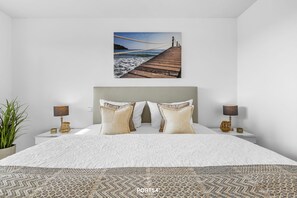 Iron/ironing board, travel cot, free WiFi - St. Tropez - 2nd Floor, Balcony, Harbor View, Private Parking, Washing Machine (Olpenitz)