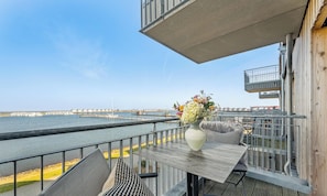 Outdoor dining - Cannes - 2nd Floor, Balcony, Harbor View, Private Parking, Washing Machine (Olpenitz)